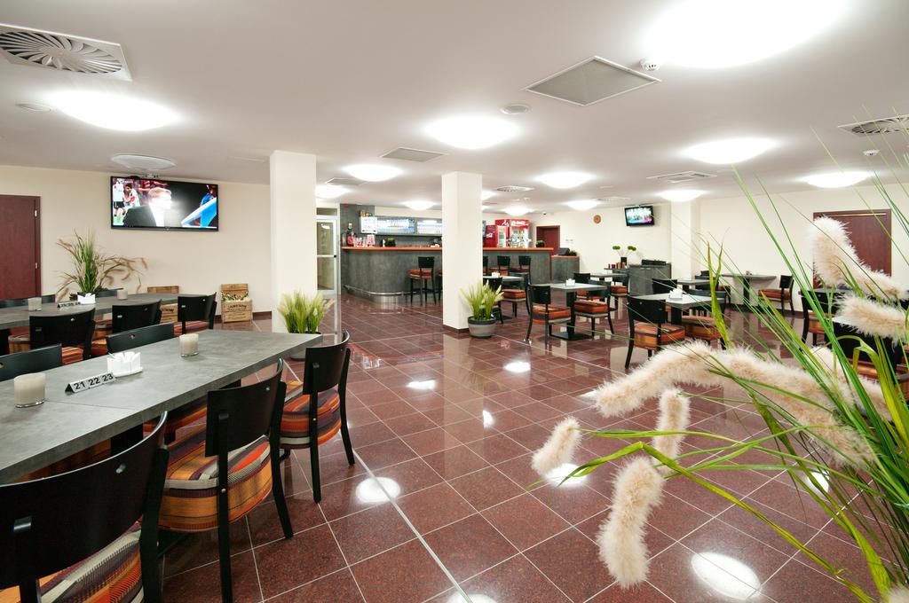 Hotel Arena Chomutov Exterior foto